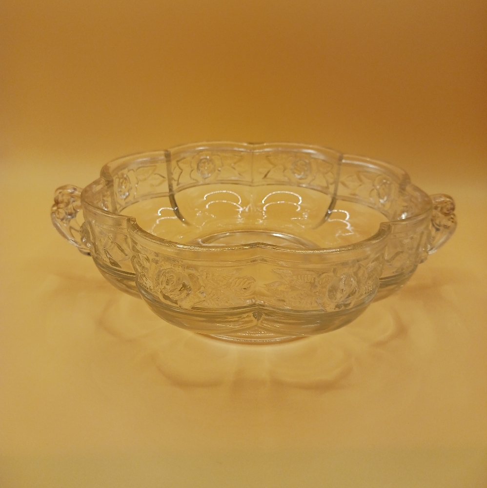 Flower Shaped Glass Bowl Candy Dish With Handles 2.5" x 8" x 6.5"